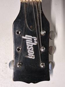 lot 5840 image: Vintage Gibson Electric Guitar