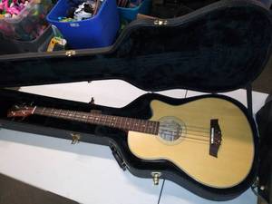 lot 5841 image: Ibanez AEB45-LG Bass Natural