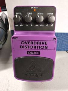 lot 5859 image: Behringer OD300 Overdrive  Distortion Pedal