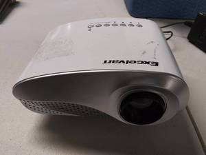lot 5876 image: Excelvan RD802 Portable Projector Home Theater LED LCD Projector