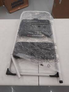 lot 8757 image: step stool with broken leg