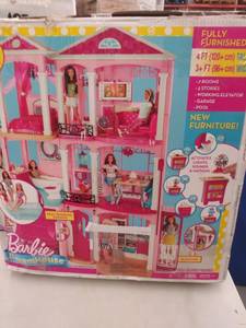 lot 8769 image: Barbie Dreamhouse Amazon Exclusive NOT INSPECTED OUT OF BOX