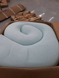 lot 8903 image: Linenspa 3 Inch Gel Infused Memory Foam Mattress Topper - King Size