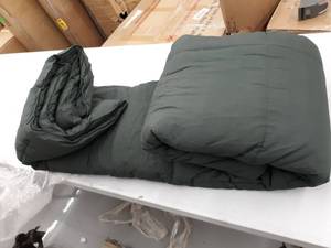 lot 8993 image: Off Green Blanket Unknown Size