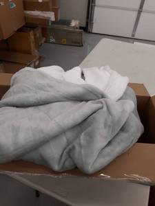 lot 9029 image: Bluishgrayish White lined FullQueen Size 90in � 90in