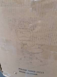 lot 9049 image: Black Mesh Office Chair with head Rest