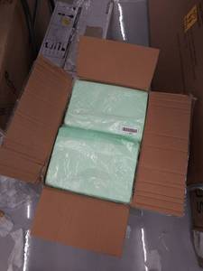 lot 9104 image: Set of 10 tableclothssheets unknown green bulk