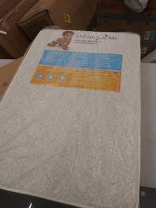 lot 9118 image: Dream on Me portable mattress for babies infants