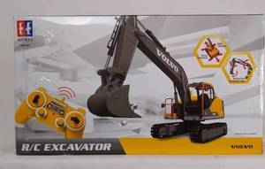 lot 700 image: RC Volvo Excavator