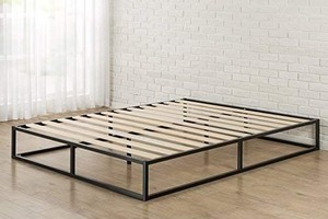 lot 784 image: Zinus Joseph Platforma Low Profile Bed Frame  Mattress