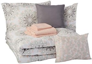 lot 816 image: Amazonbasics 10 Piece bed Set, King