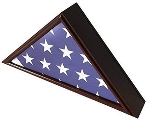 lot 835 image: American Flag Case