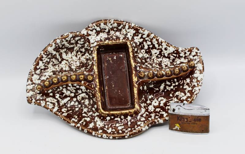 lot 2091 image: Stanford Sebring Ashtray and King Louie Bowling Shirts Lighter