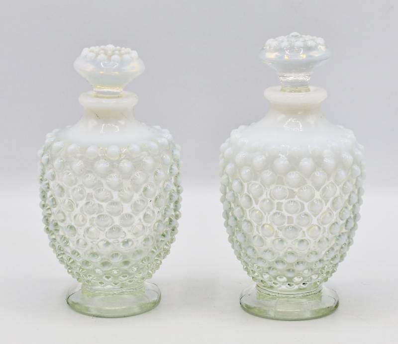 lot 2142 image: 2 Fenton White Hobnail Art Glass Vanity PERFUME BOTTLE w Stopper