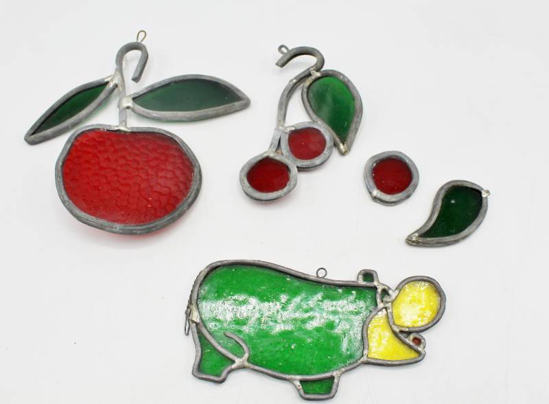 lot 2158 image: Stained Glass Pieces - Apple, Hippopotamus, Cherries