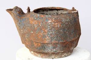 lot 2349 image: AntiqueVintage Cast Iron Kettle
