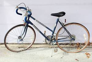 lot 2350 image: Vintage Western Flyer 10 speed Bike - Blue