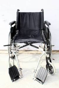 lot 2353 image: Invacare 9000 XDT Wheelchair with Detachable Swing-Away Foot Rests