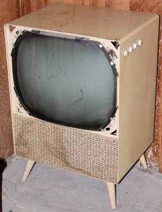 lot 2348 image: Vintage Tube Television For Re-purposing