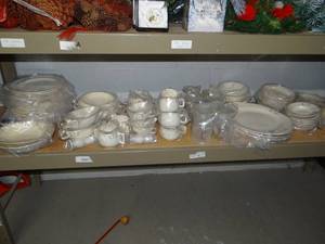 lot 3349 image: Large lot of China, IN VERY GOOD CONDITION