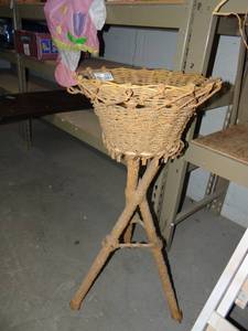 lot 3357 image: Wicker and Rope flower Basket on Legs