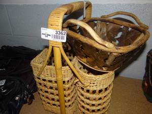 lot 3362 image: 1 Wooden Basket and 1 Unique wicker basket