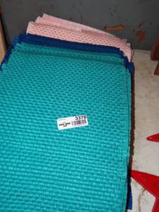 lot 3378 image: Lot of Various Colored Place Mats