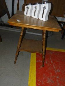 lot 3385 image: Vintage Wooden Side Table