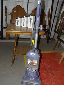 lot 3386 image: Shark Navigator Lift-Away Bagless Upright Vacuum Cleaner