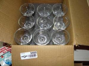 lot 3405 image: Lot of 9 Stemmed Drinking Glasses