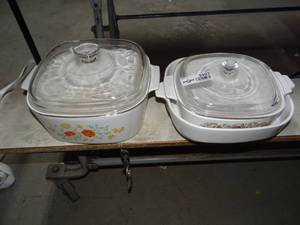 lot 3407 image: Lot of 3 Baking Dishes , 2 with lids