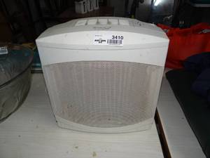 lot 3410 image: Hamilton Beach Air Purifier