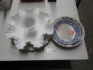 lot 3444 image: Lot of Decorative plates and Milk Glass Platter