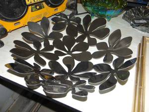 lot 3458 image: Metal Flower Decorative Bowl