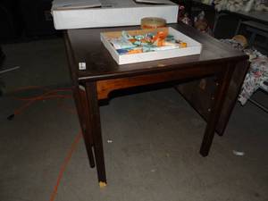 lot 3472 image: Wooden Dining Table With 2 Fold Down Leafs