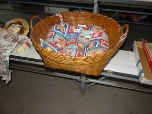 lot 3477 image: Small Dog Bed Basket
