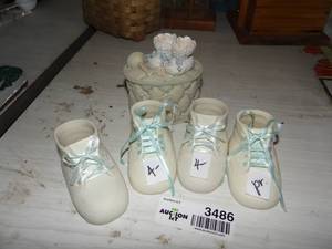 lot 3486 image: Porcelain Children Shoes and storage box