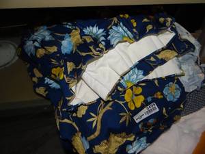 lot 3495 image: Set Blue Floral Drapes