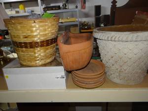 lot 3517 image: Lot of Flower Pots