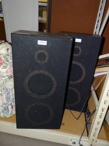 lot 3522 image: Large Sony Upright Stereo Speakers
