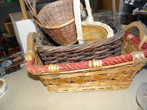 lot 3532 image: lot of 4 baskets