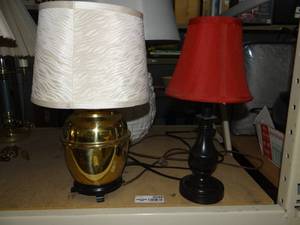 lot 3546 image: Two Table Lamps