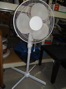 lot 3547 image: Pedestal Fan