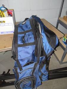 lot 3564 image: Great Divider Large Gear Bag w Wheels