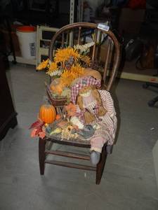 lot 3567 image: Wooden Chair and fall themed Decor