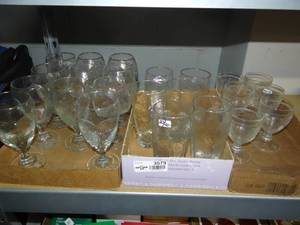 lot 3579 image: Shelf of drinking Glasses