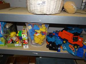 lot 3589 image: an assorted lot of kids toys