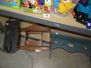 lot 3590 image: a lot of decorative shelves