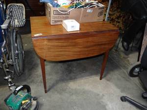 lot 3606 image: Vintage wood drop leaf table