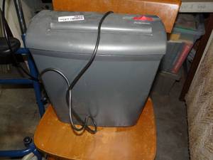 lot 3626 image: a paper shredder